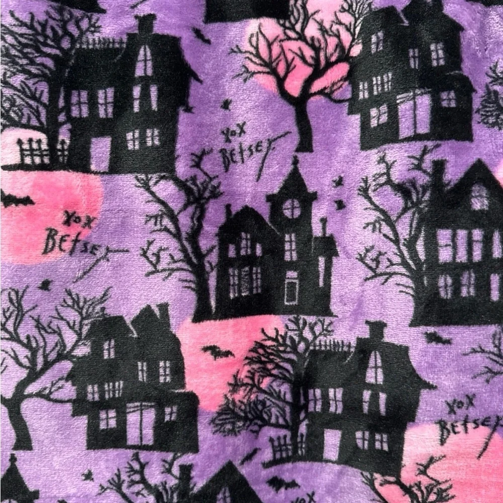 Betsey Johnson Viral Halloween Throw